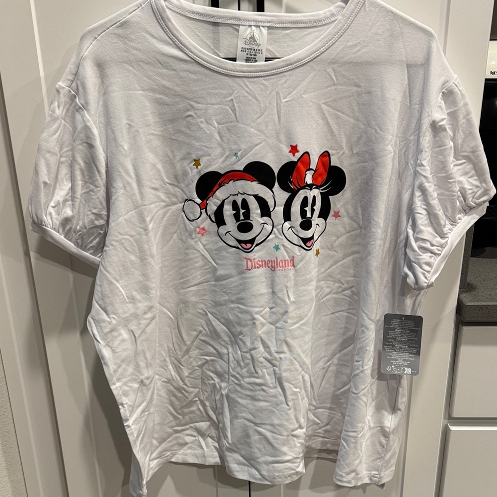 Disneyland Christmas top with gathered sleeves size XL